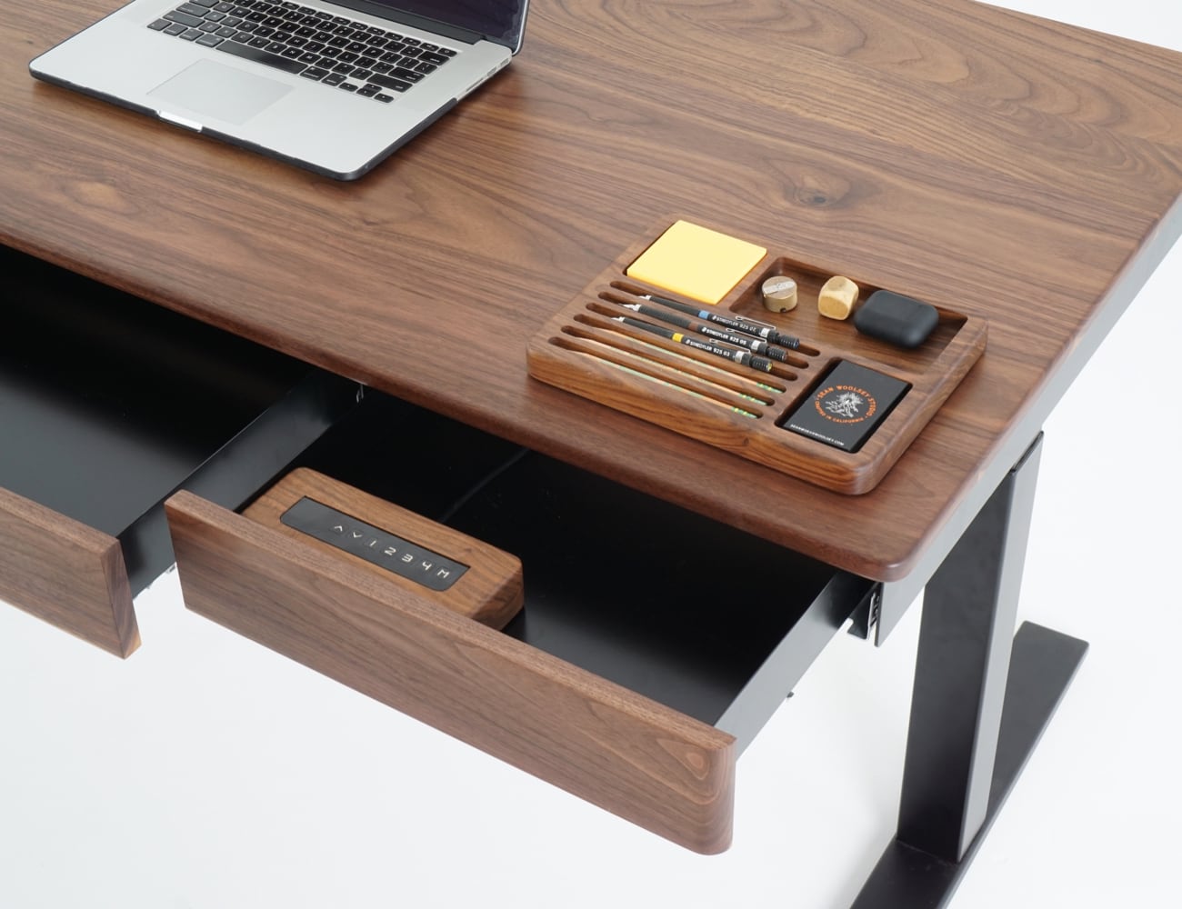 Musthave smart desk gadgets and office accessories » Gadget Flow