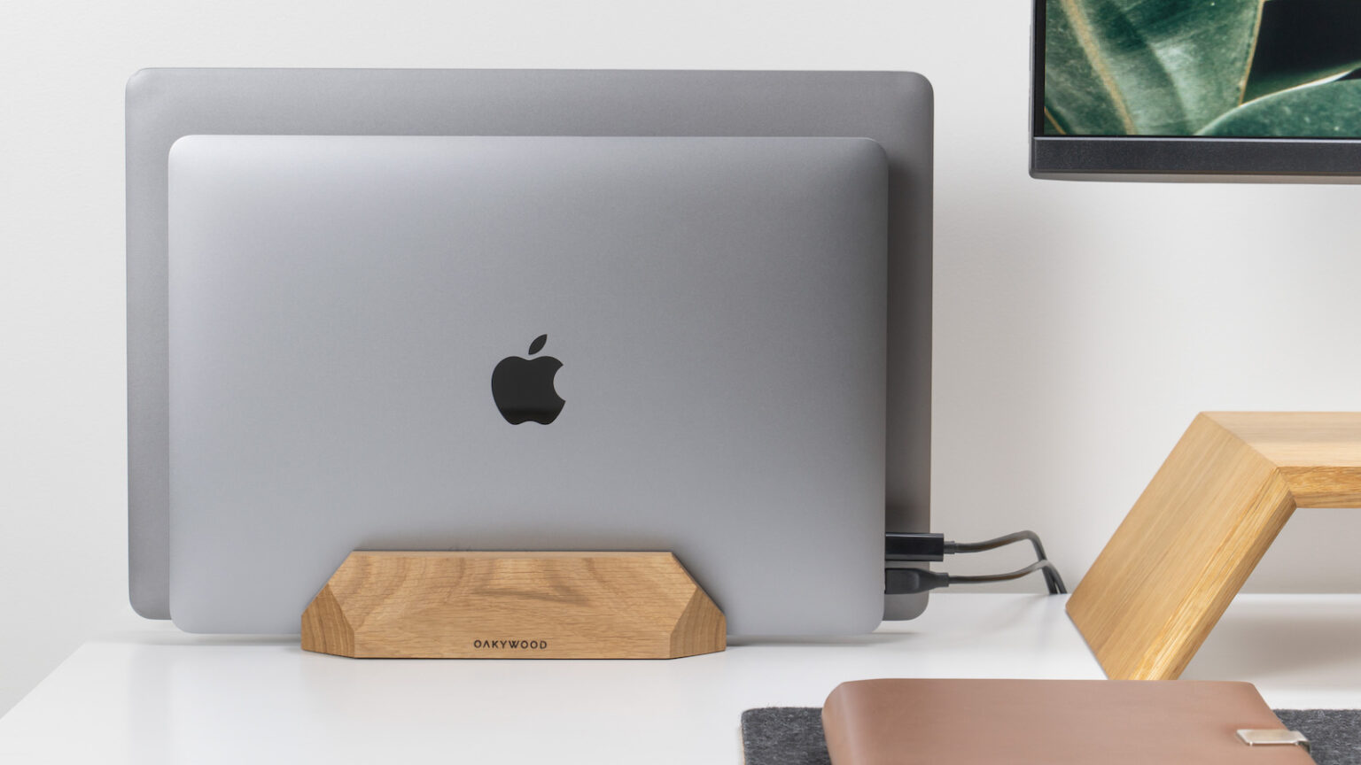 12 Most useful laptop gadgets and accessories that you need in your