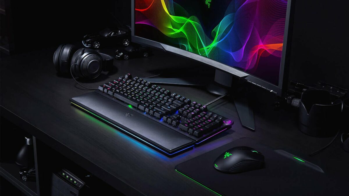 The best desk setup gadgets for gamers out beat the competition