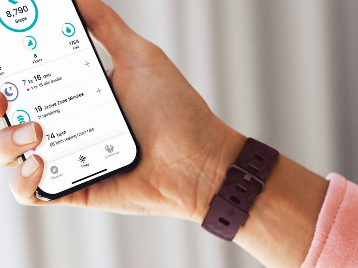Fitbit Charge 5 advanced health tracker offers an ECG app, an EDA Scan
