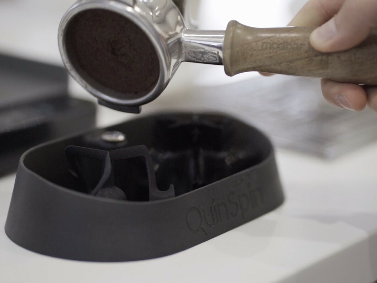 QuinSpin coffee portafilter cleaner effortlessly cleans your coffee