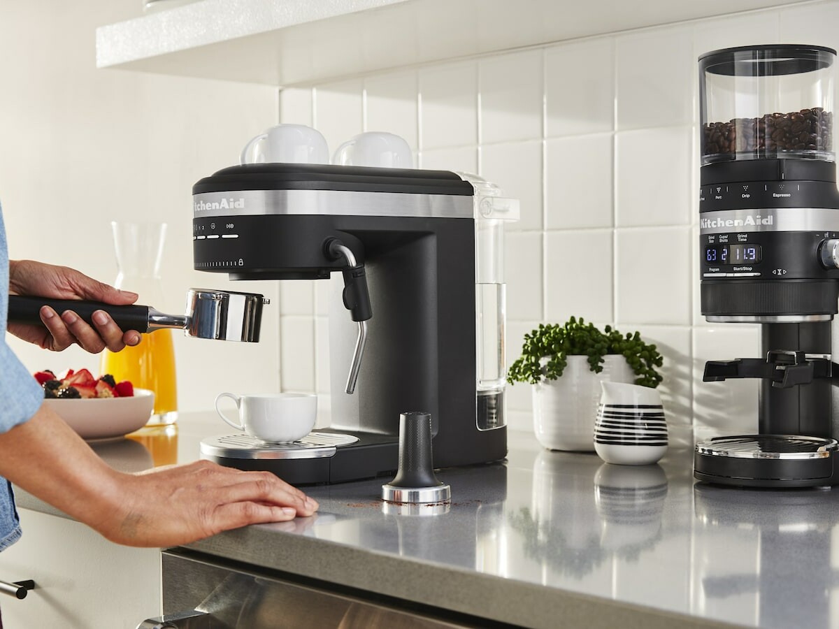 KitchenAid SemiAutomatic Espresso Machine has a 15bar Italian pump