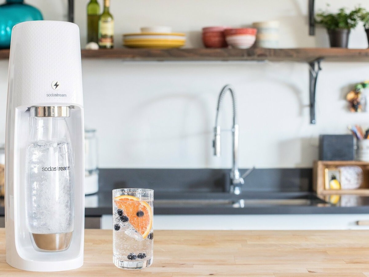 SodaStream One Touch automatic sparkling water maker features 3 levels