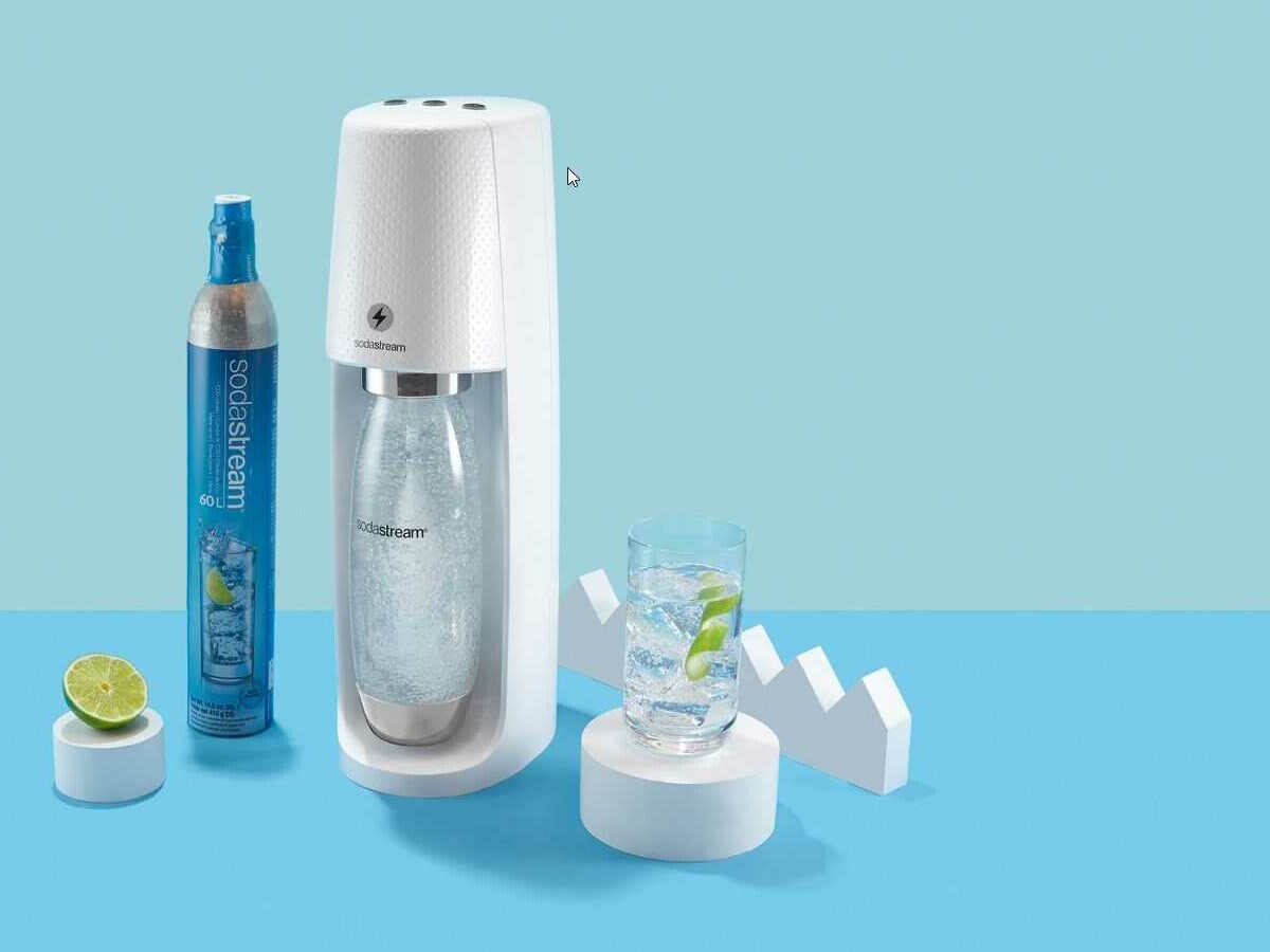 SodaStream One Touch automatic sparkling water maker features 3 levels