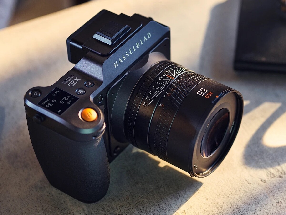 Hasselblad X2D 100C mediumformat mirrorless digital camera body has a