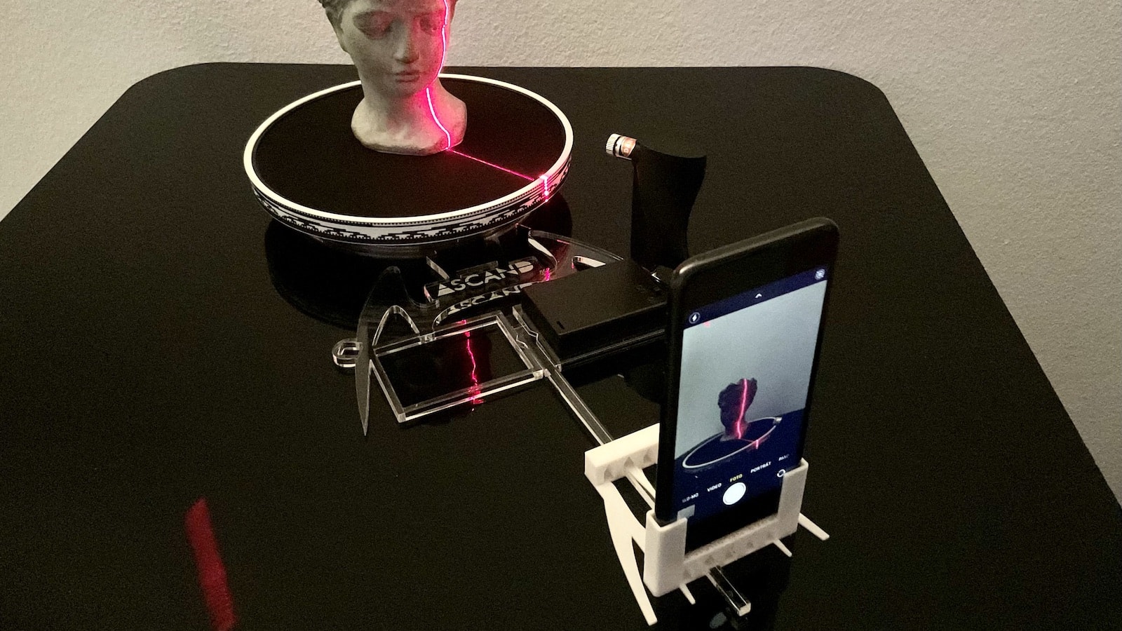 ASCAND 3D laser scanner turns your phone into a pro, portable