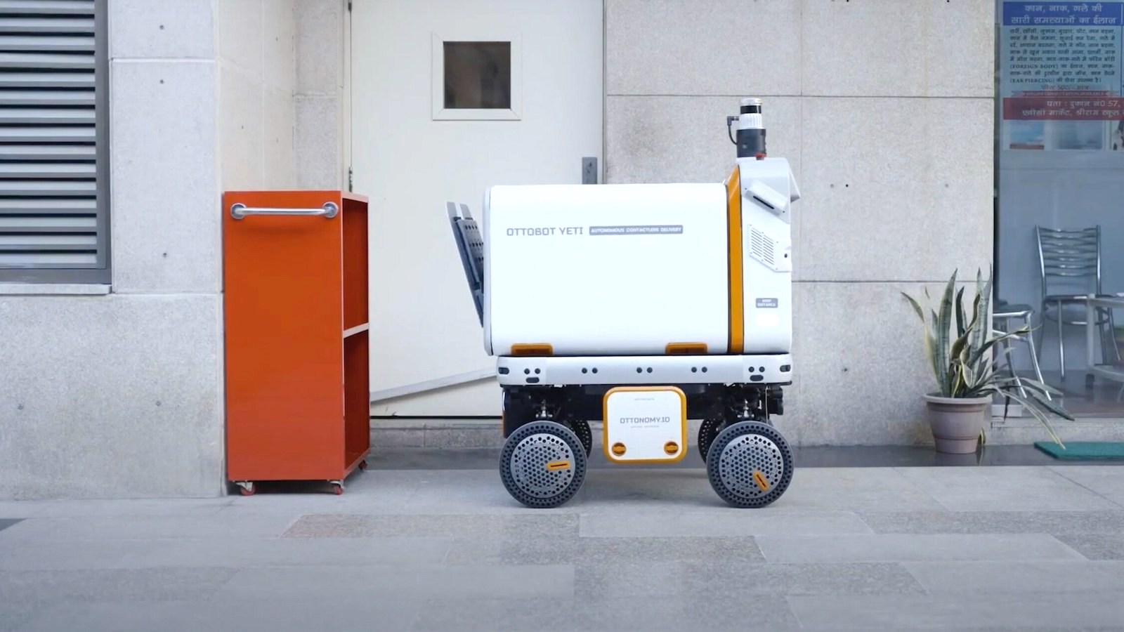These delivery robots simplify the transfer of goods