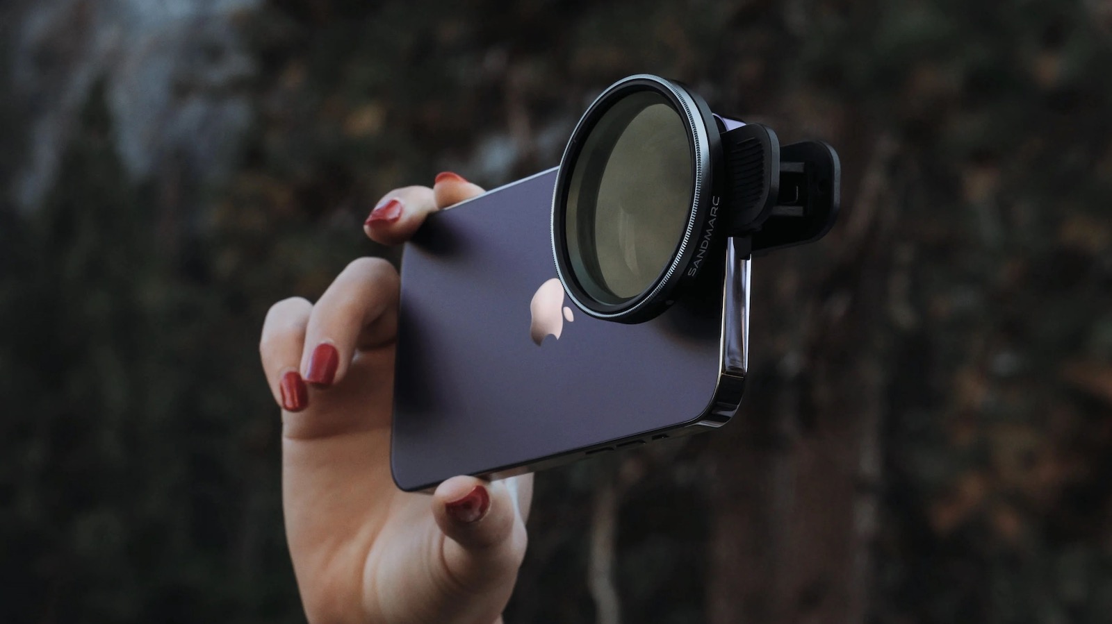SANDMARC Motion Variable Filter for iPhone 14 series adjusts your camera to the situation