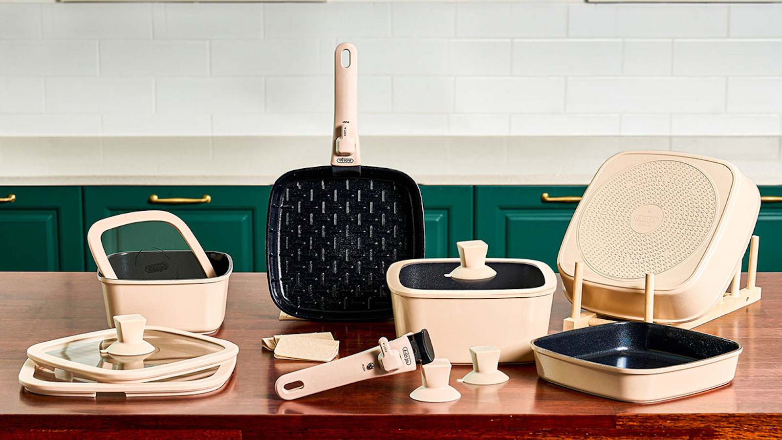 This square cooking system stacks easily to take up less space than 1 pan