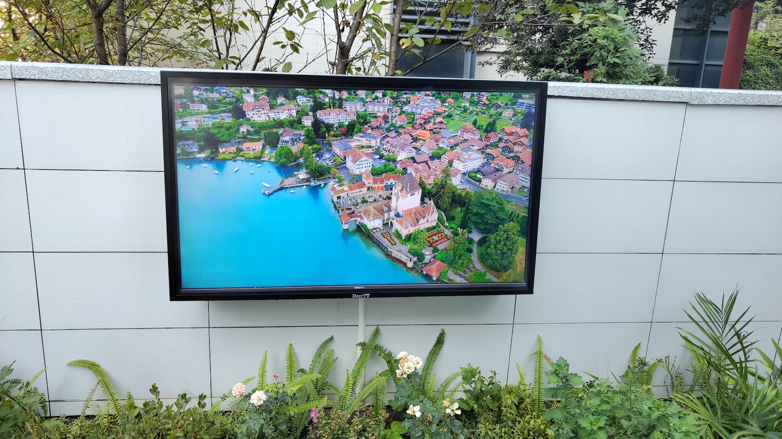 This Weatherproof Outdoor TV Enclosure is a must for outdoors