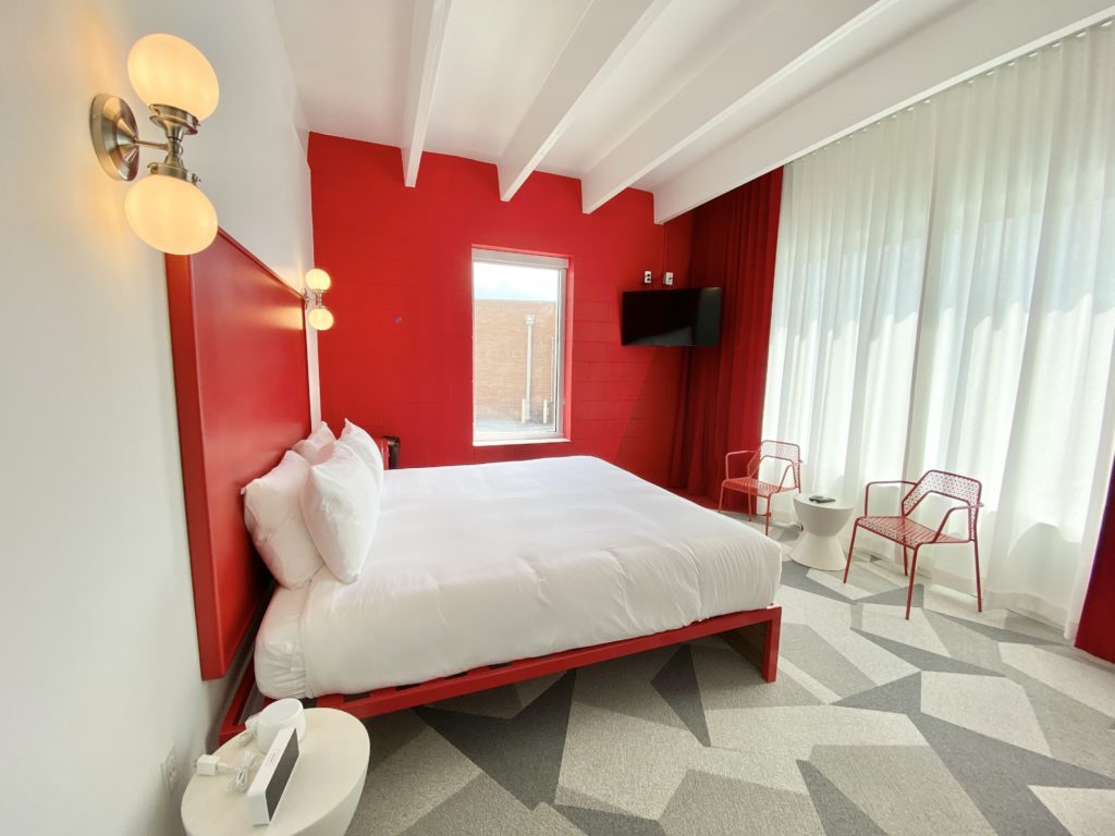 Rooms & Suites The Gallatin Hotel