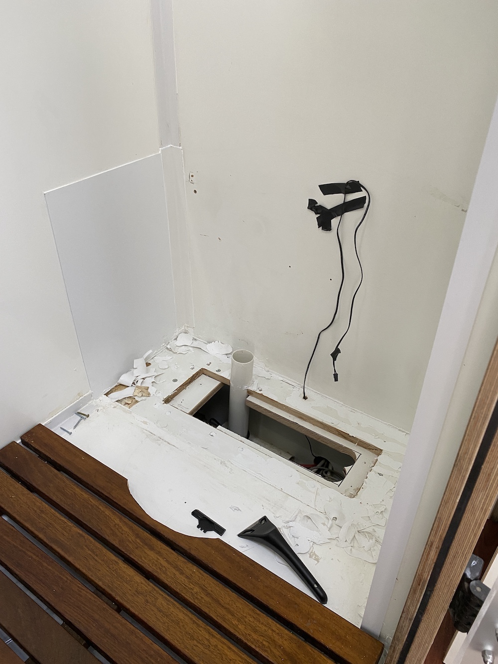 Separett Tiny Toilet Review and Tips! The Gap Decaders