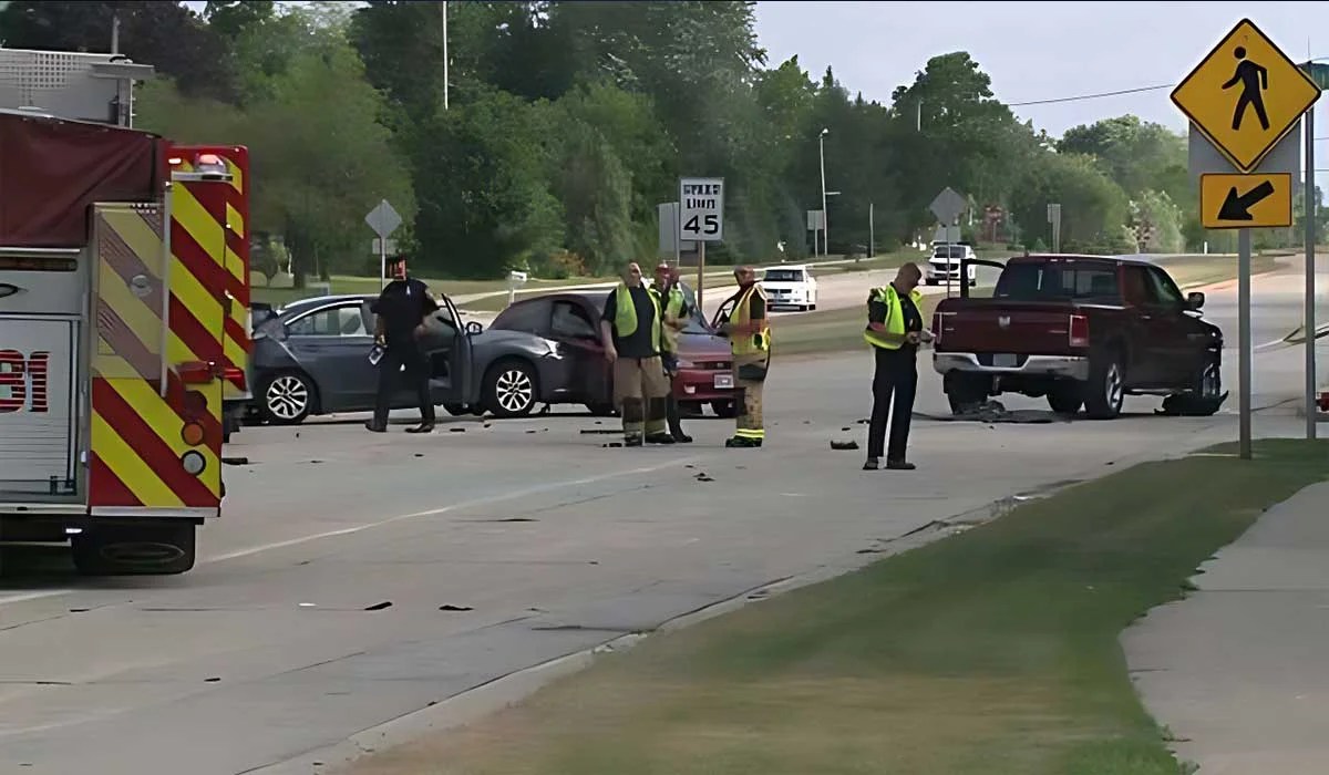 Three children among 4 killed when 15yearold driver runs stop sign