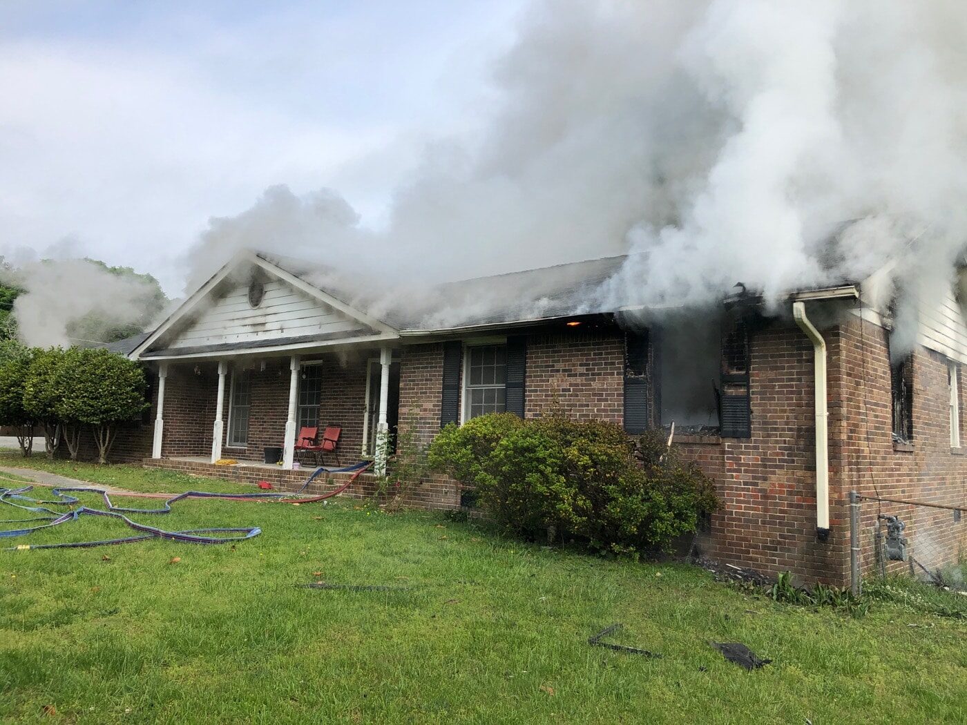 Family of eight displaced after Snellville House Fire