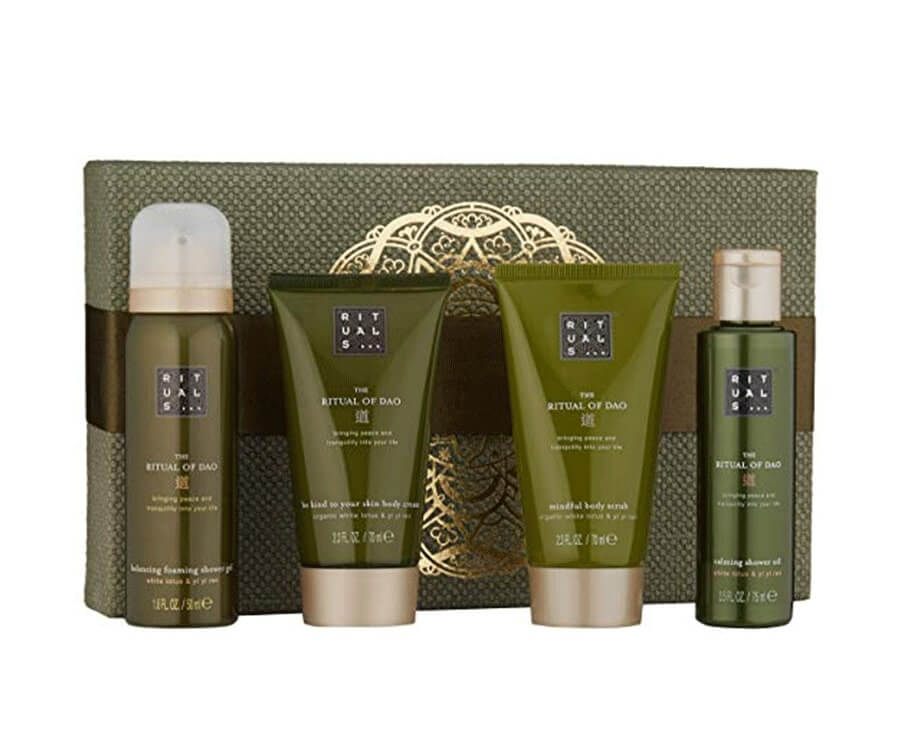 25+ Hottest Beauty & Makeup Gift Sets For Her
