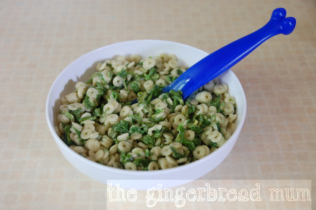 Super easy and fast creamy spinach pasta sauce thegingerbreadmum