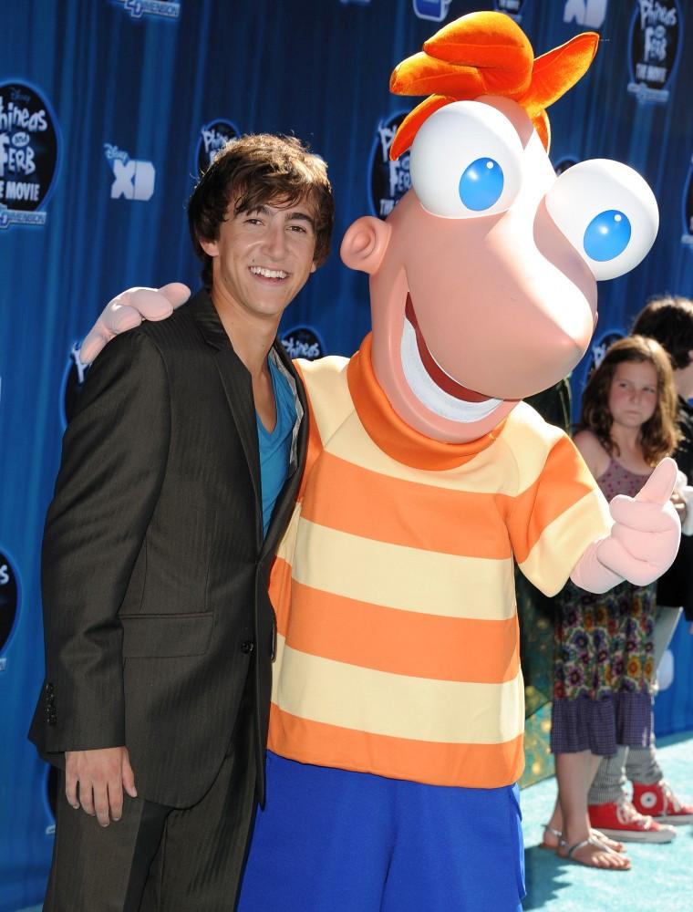 Vincent Martella Full Bio, Age, Height, New Net Worth 2021(04)