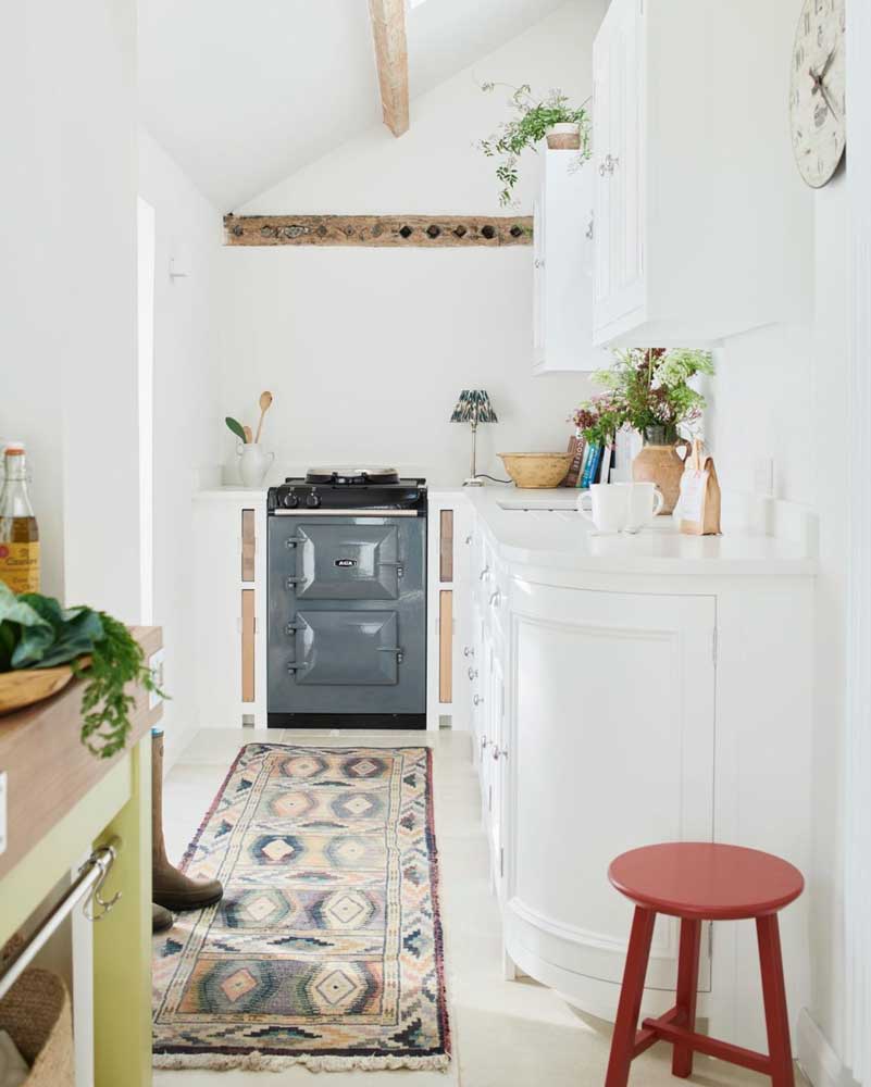 9 Galley Kitchens That Make Small Spaces Feel Grand The Gloss Magazine