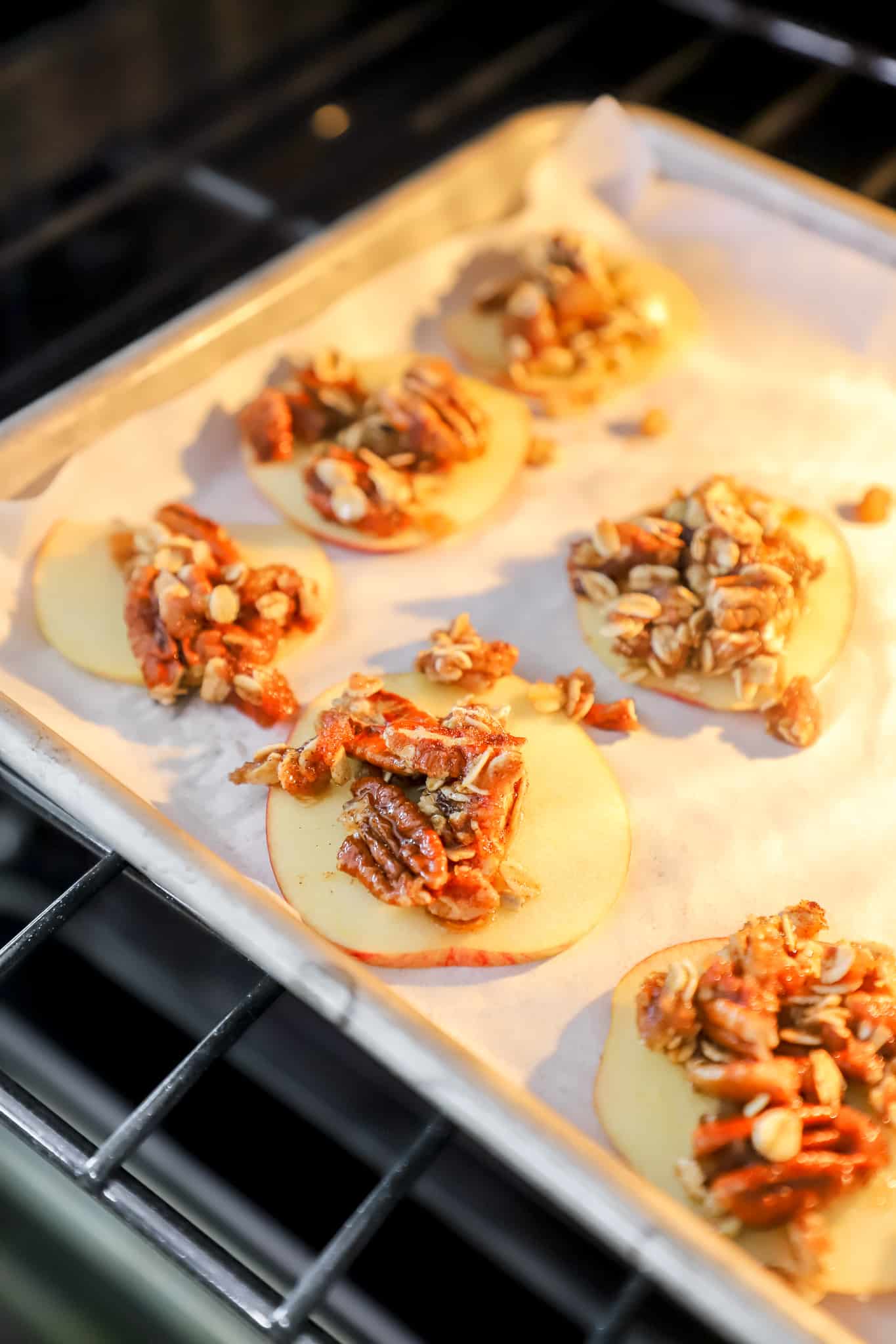 Homemade Vegan Baked Apple Slices (with Cinnamon) - The Glutenless