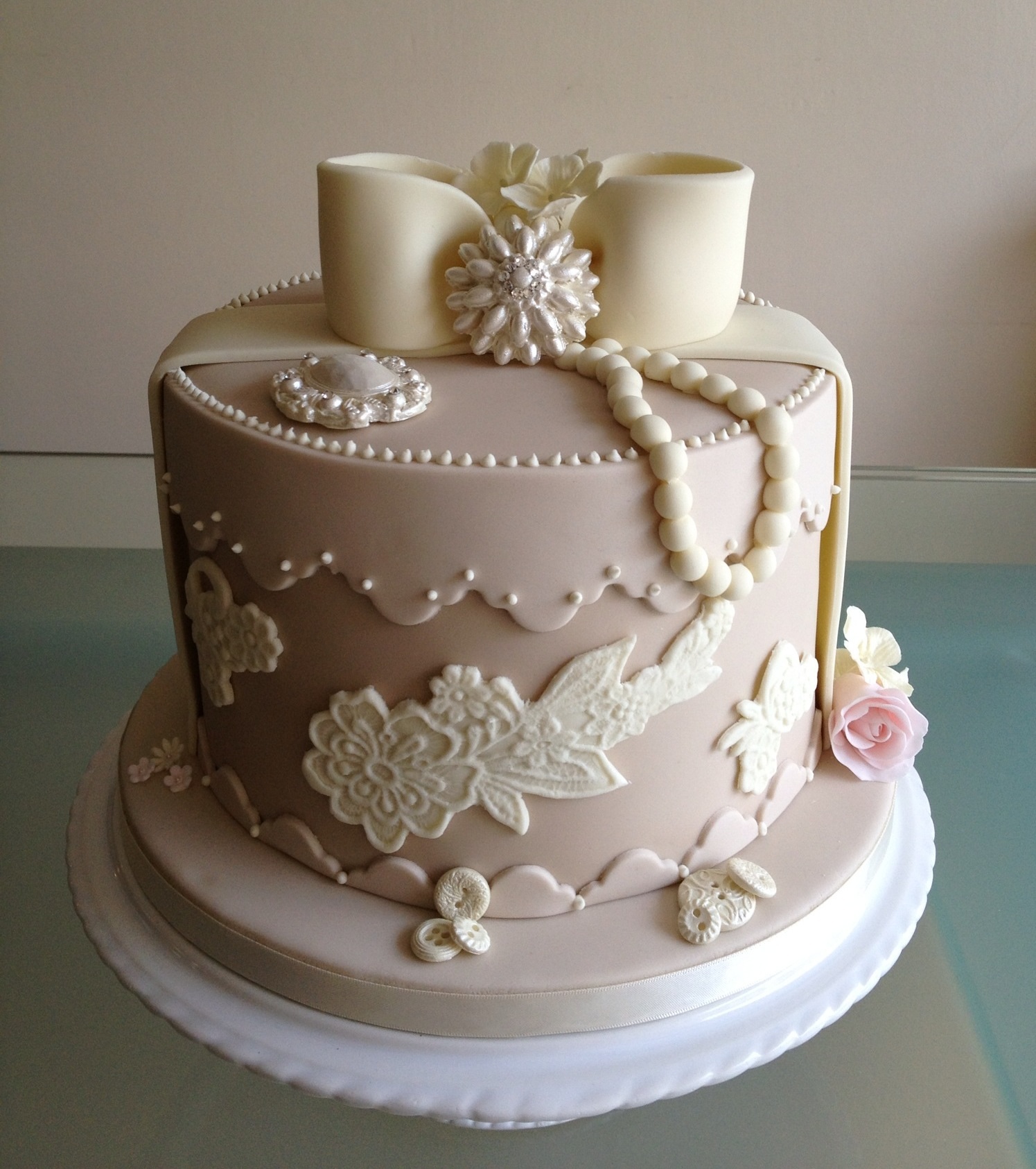 Vintage Hat Box Cake The Great British Bake Off The Great British