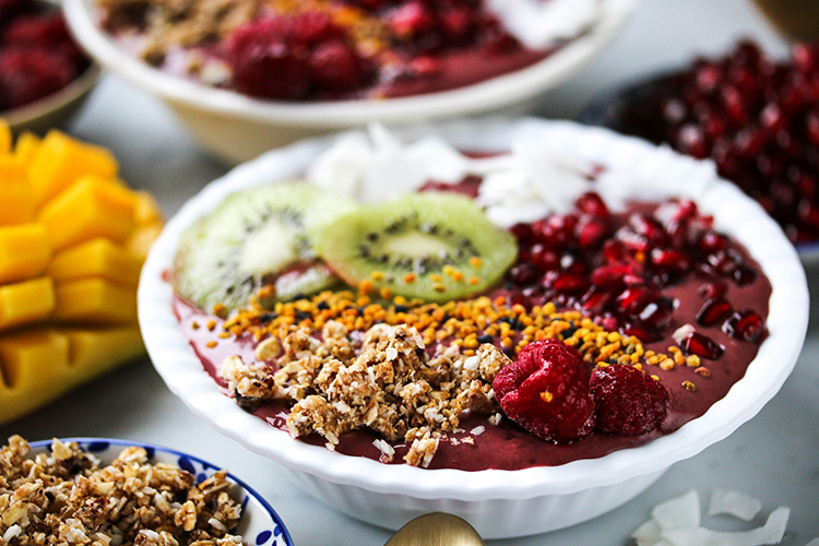 How to make the best Açaí Bowl The Green Creator