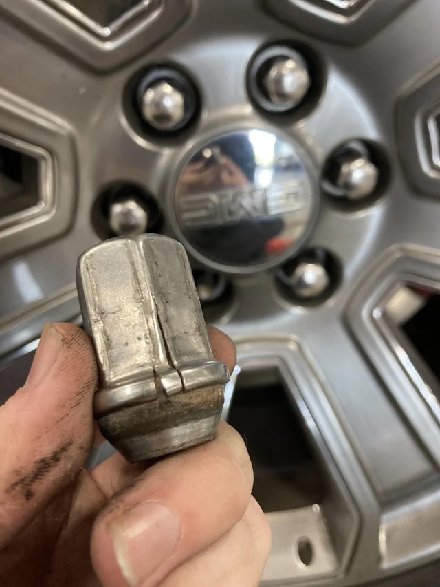 How Do Torque Sticks Work? + How Tight Should Be (Lug Nuts)