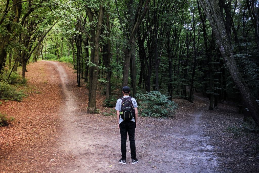Señales de que estás perdiendo el tiempo con una persona inmadura - dos-caminos