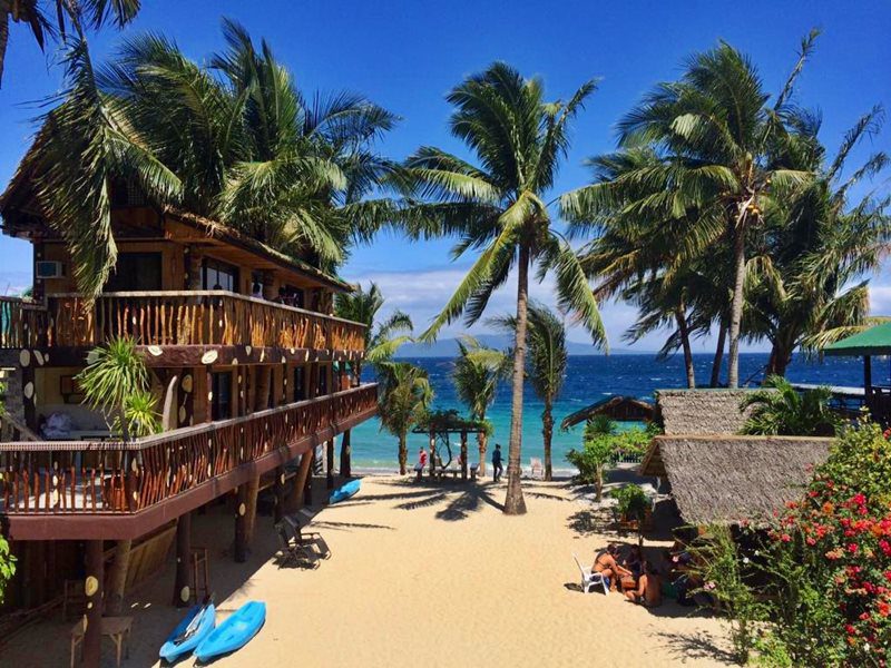 PUERTO GALERA TRAVEL GUIDE + RESORTS + WHITE BEACH