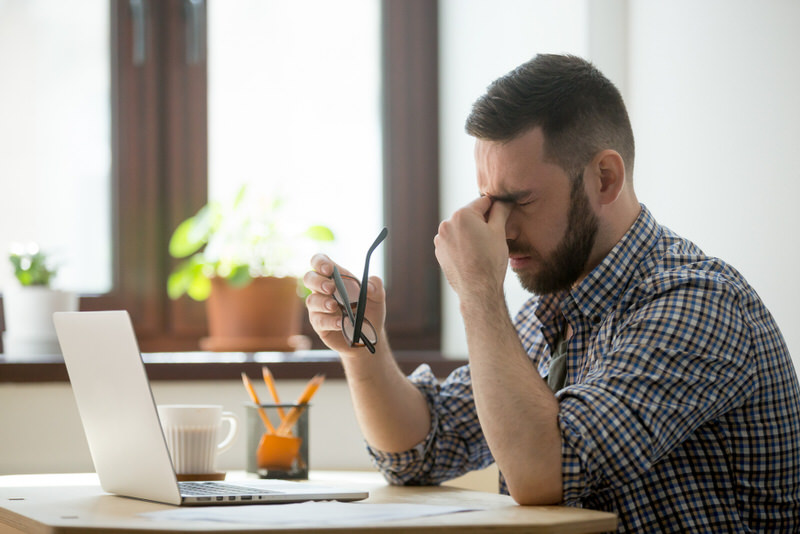 Pulsating Vein Under My Eye! 7 Causes & How To Stop It