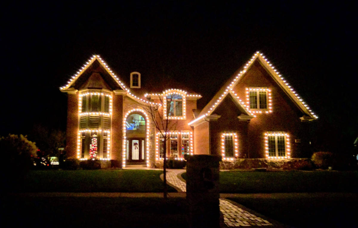 Home page The Holiday Lighting Chicago land and suburbs