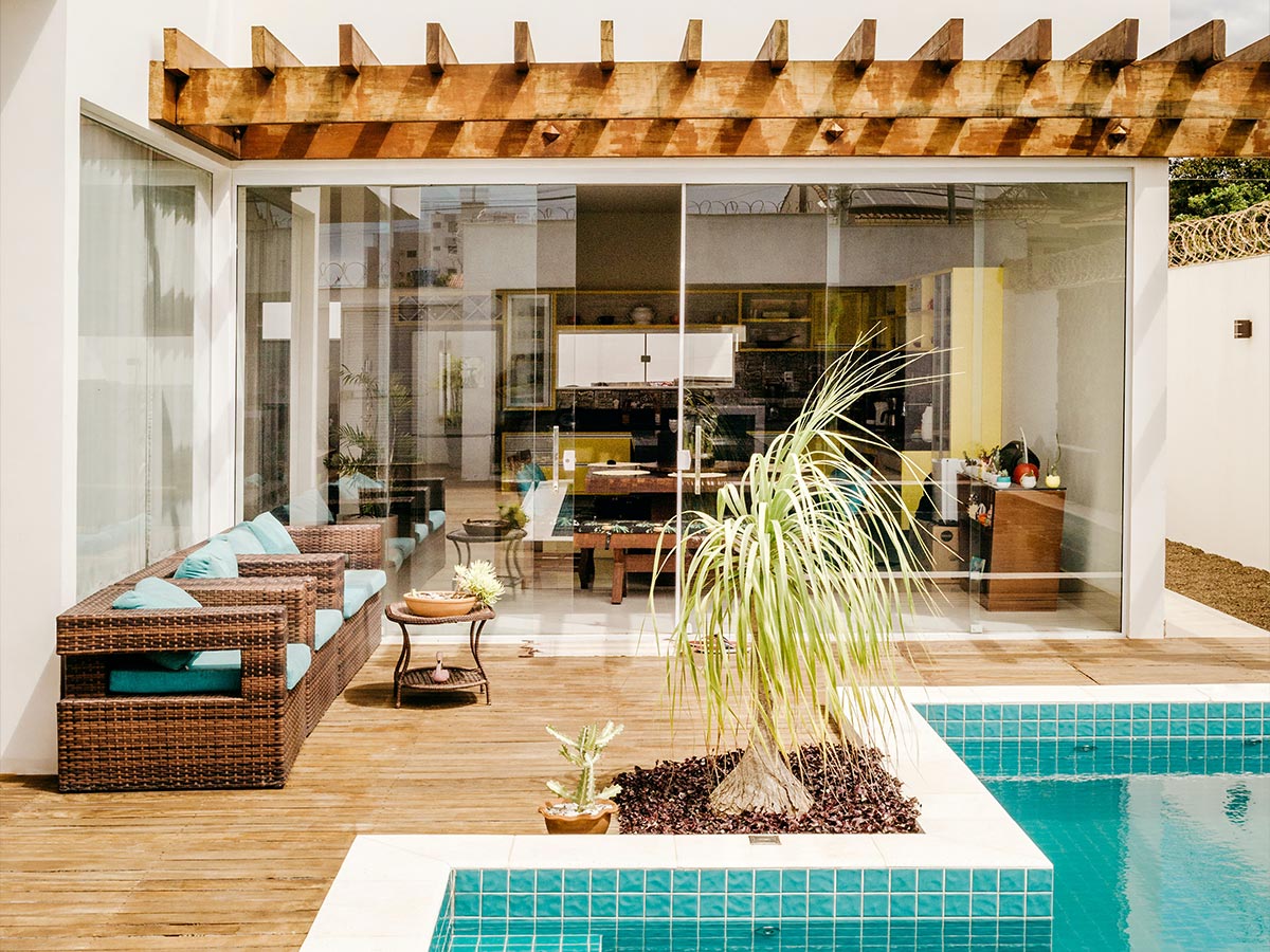 The Perfect Outdoor Storage Bench For Your Space - The Homey Space