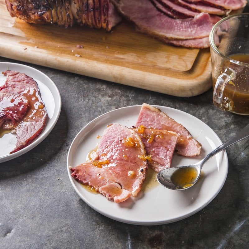 [Recipe] An effortless cured ham with a sweet and savory glaze The