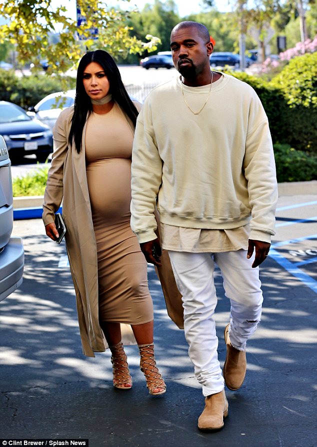 KIM KARDASHIAN'S WEIRD LOOKING DRESS 