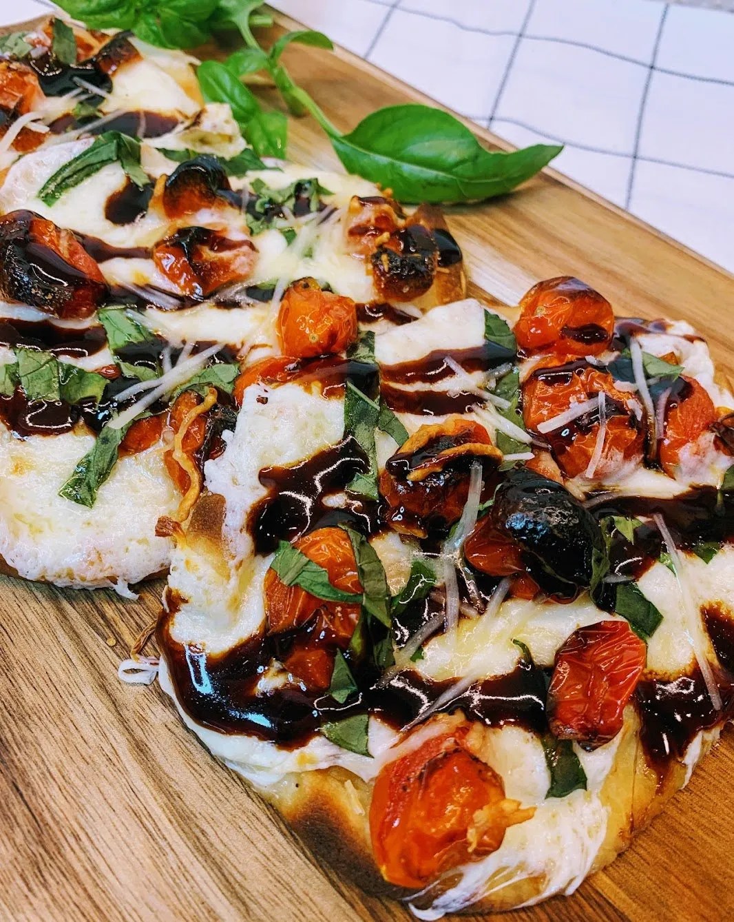 Caprese Flatbread Olive Garden