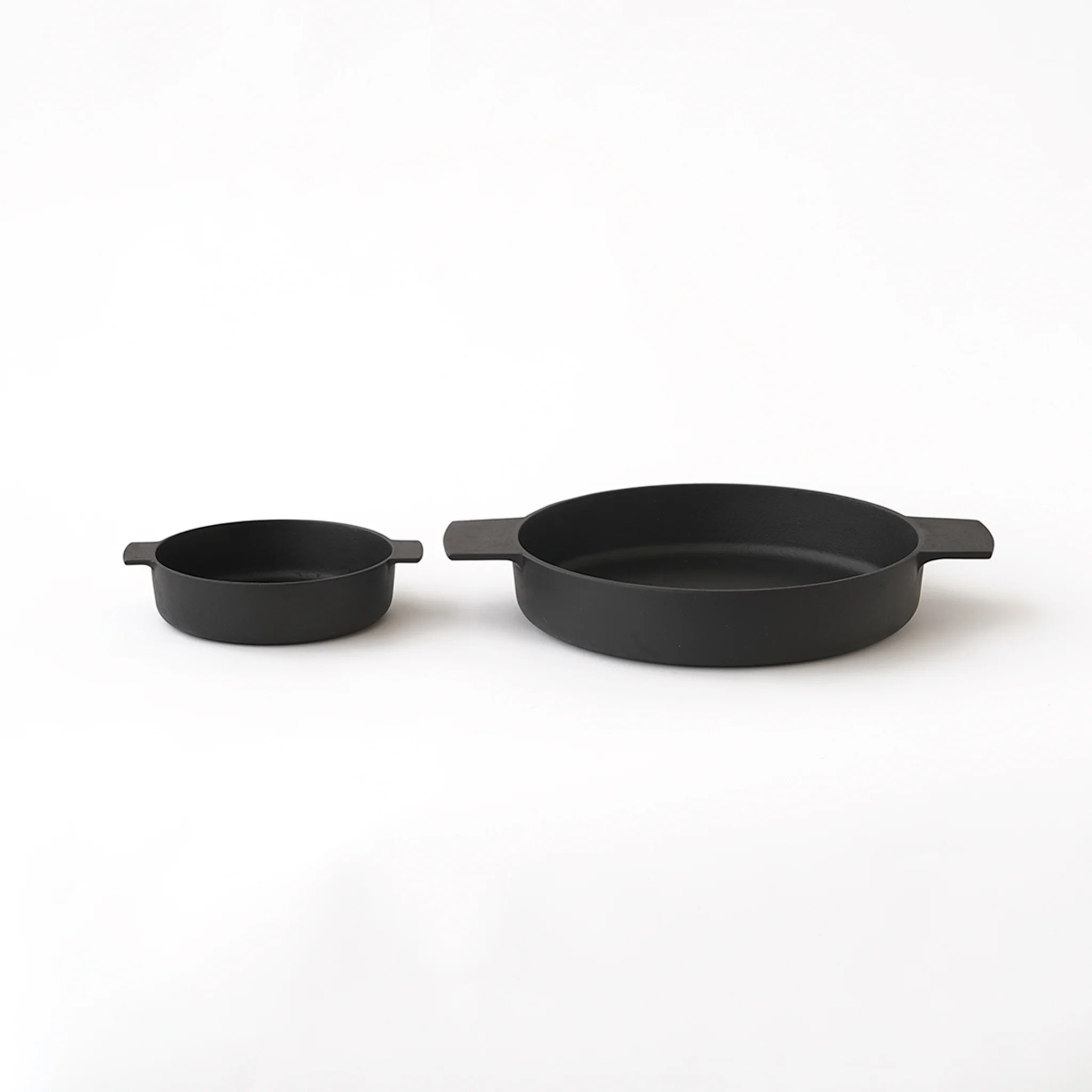KAMASADA STUDIO / CAST IRON PAN the hub