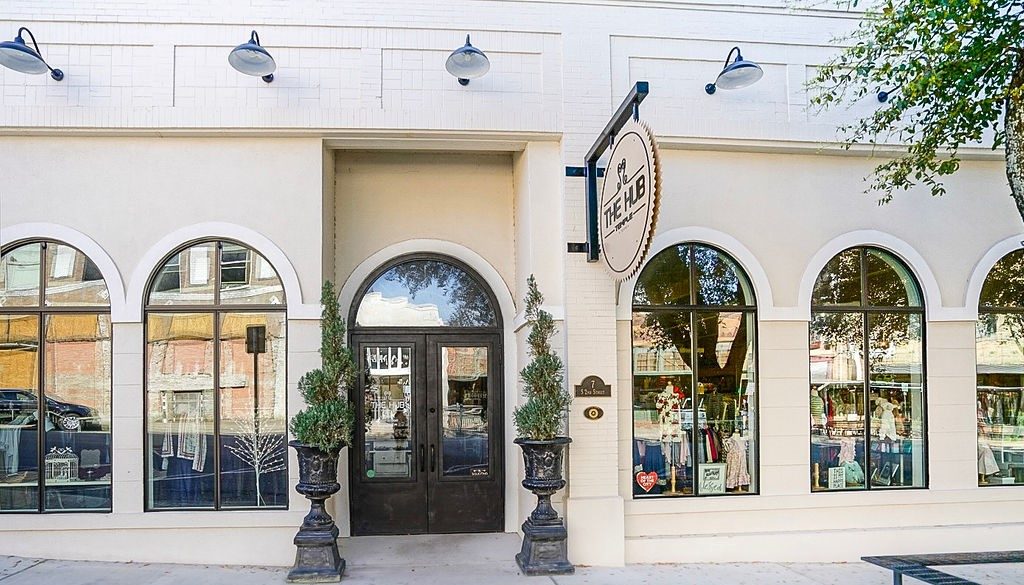 About The Hub Temple TX Apparel Gifts Home Décor Vintage Finds