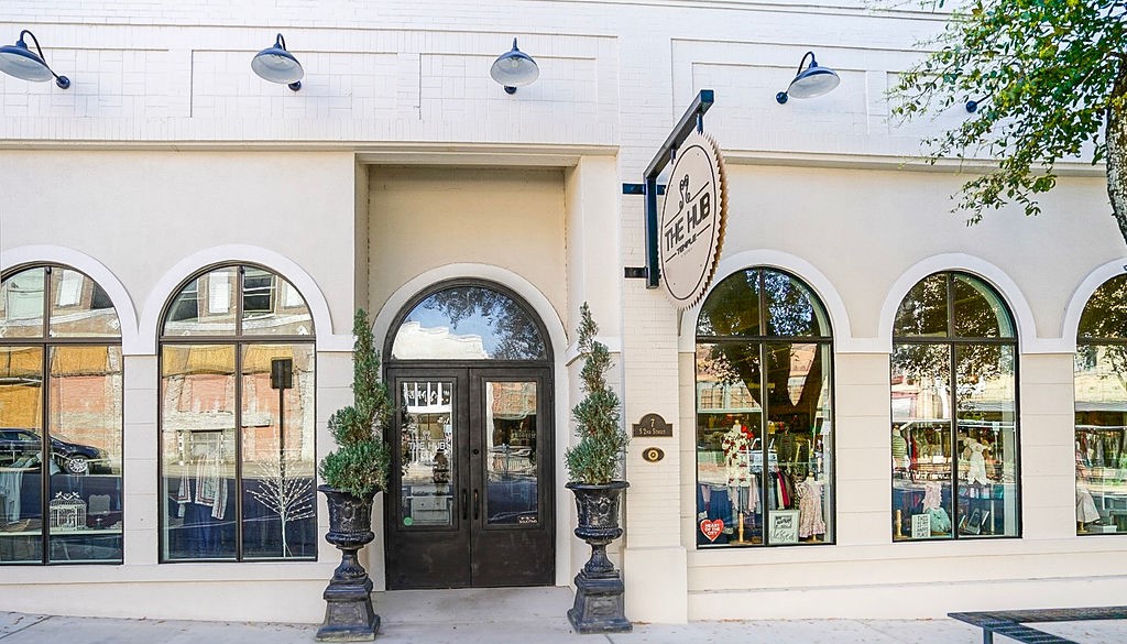 About The Hub Temple TX Apparel Gifts Home Décor Vintage Finds