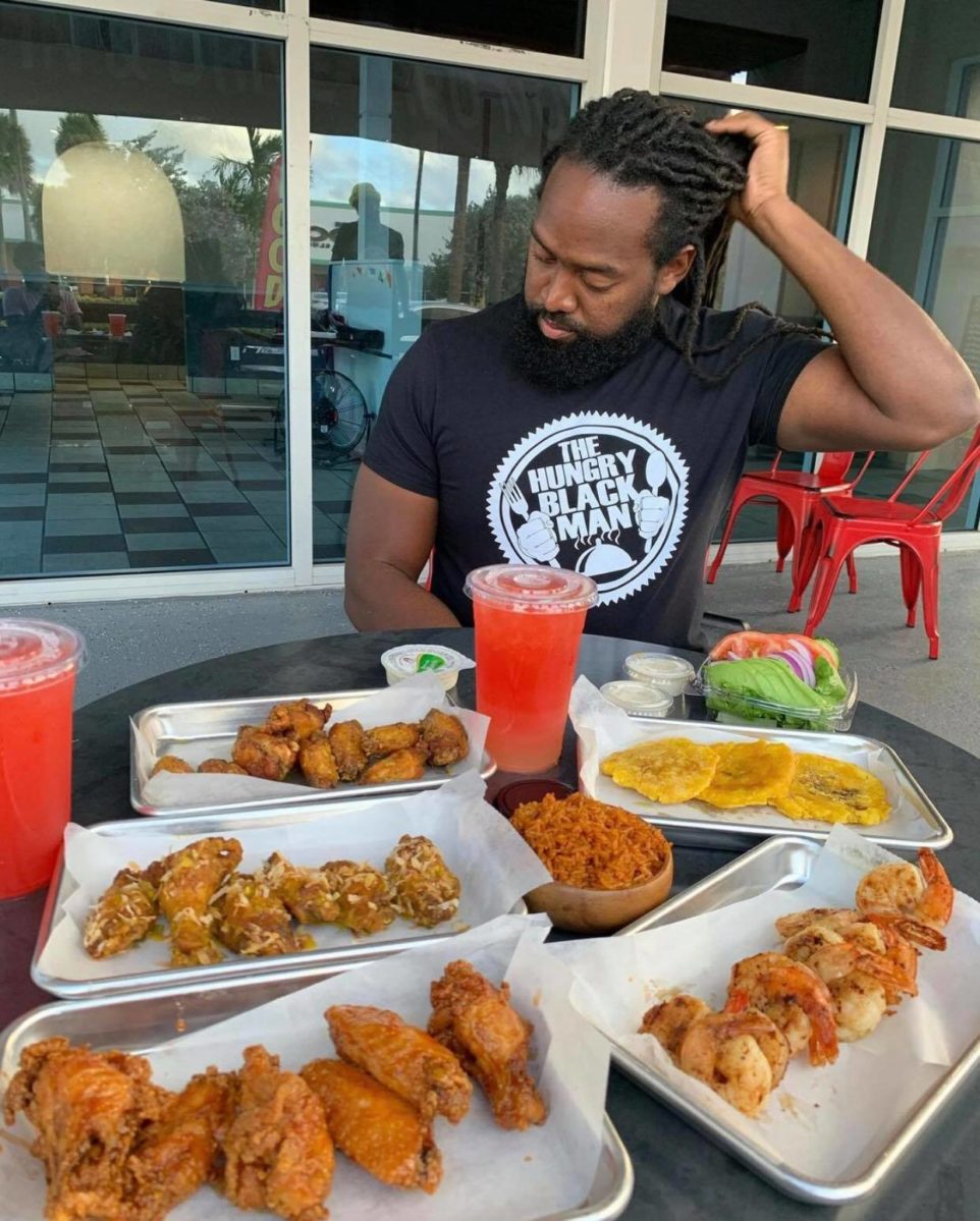 Does Perry Wings Plus have MIAMI'S BEST CHICKEN WINGS?