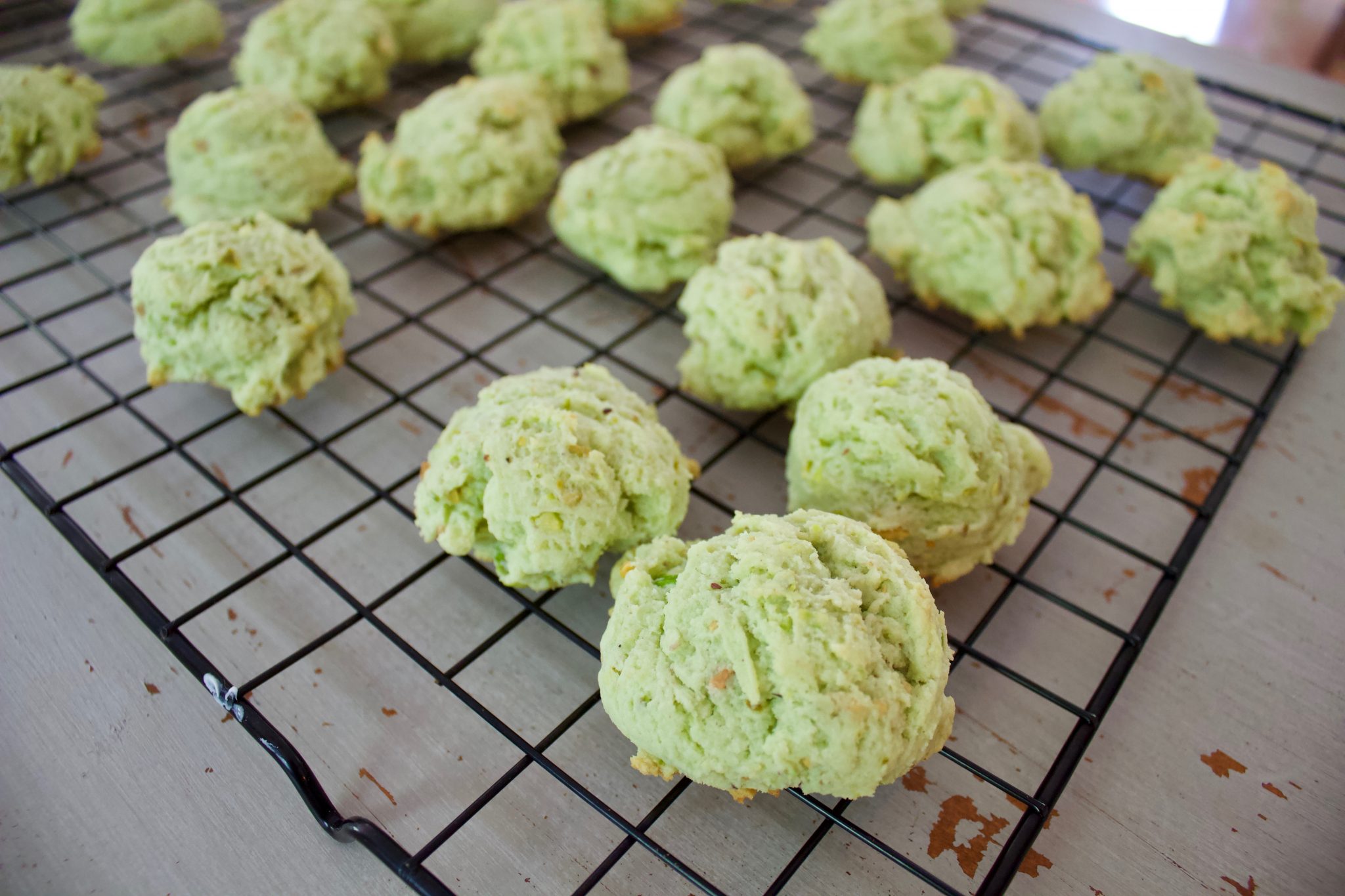 Cream Cheese Pistachio Cookies The Hungry Lyoness
