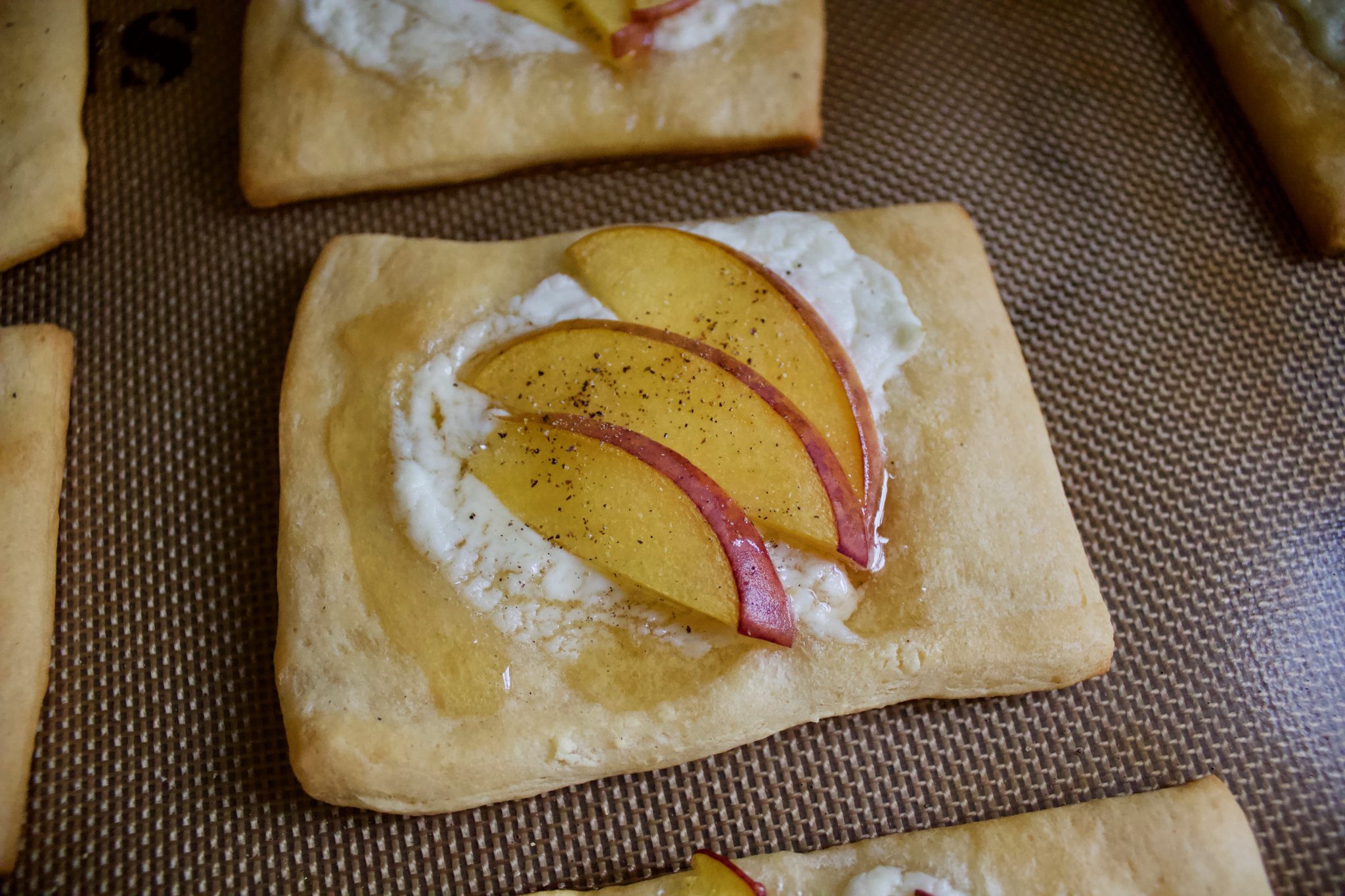 Easy Peach + Goat Cheese Tarts The Hungry Lyoness