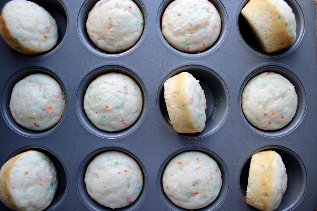 Greek Yogurt Funfetti Cupcakes The Hungry Lyoness