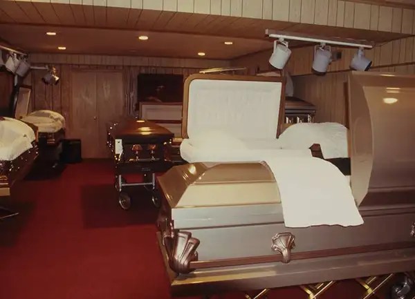 Simple Memorial What Is The Average Cost Of A Casket
