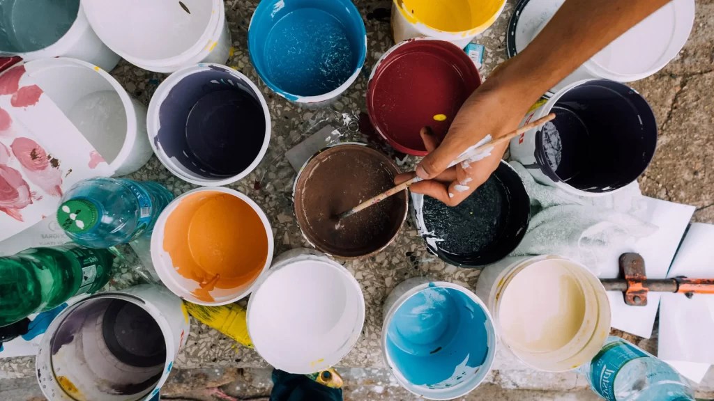 How to Remove Acrylic Paint from Plastic? The iambic