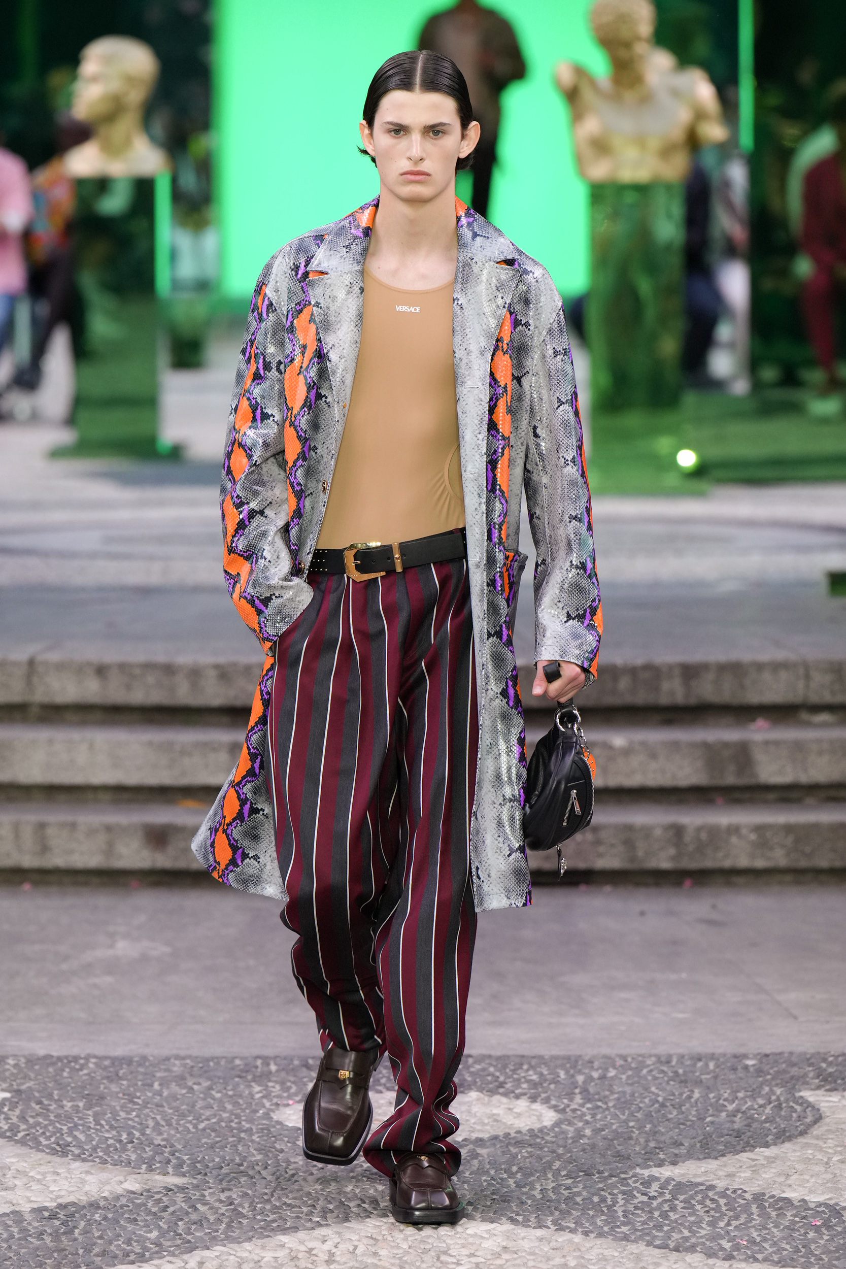 Versace Spring 2023 Men's Fashion Show Review The Impression