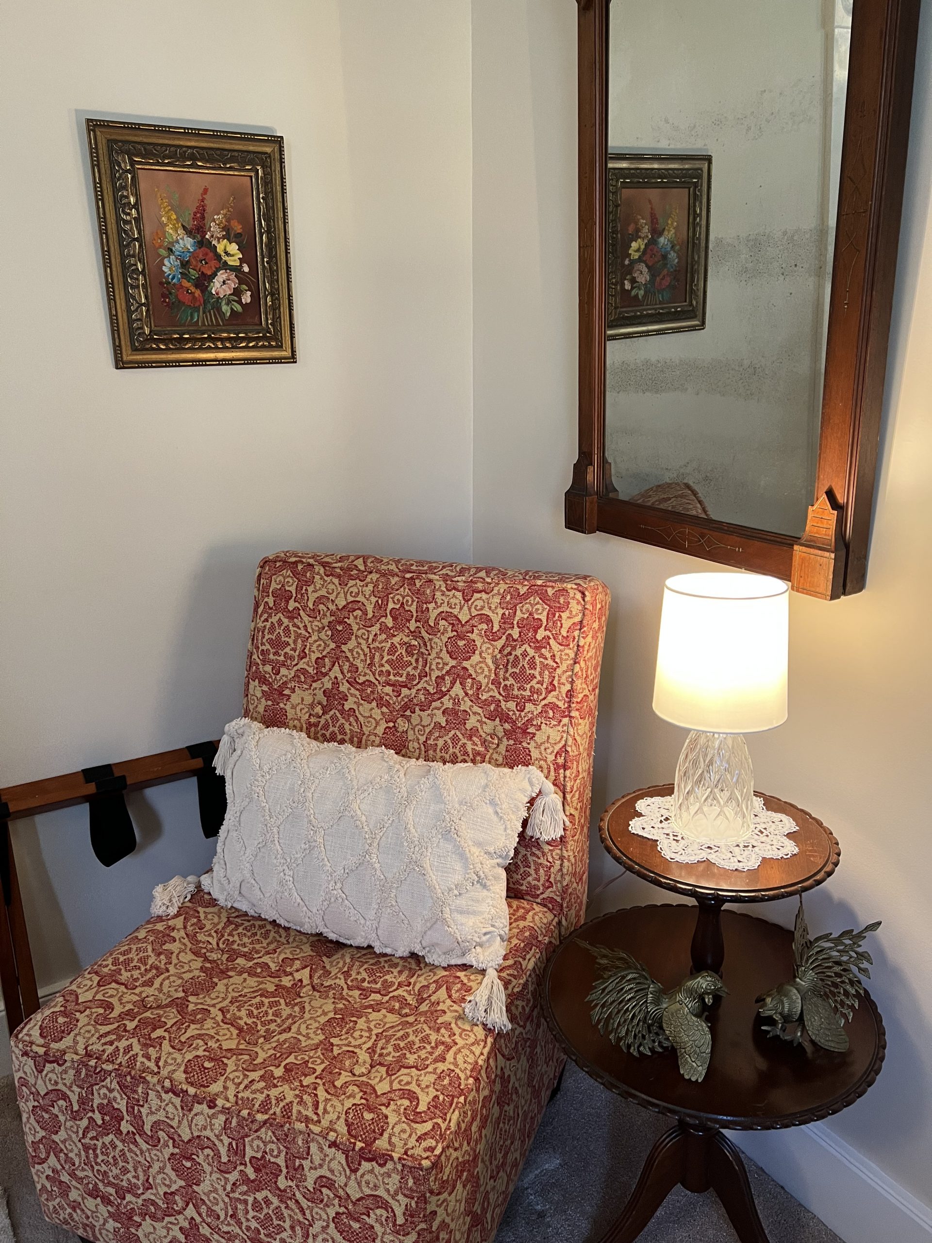 Antique Queen Room Independence Inn Strafford, NH