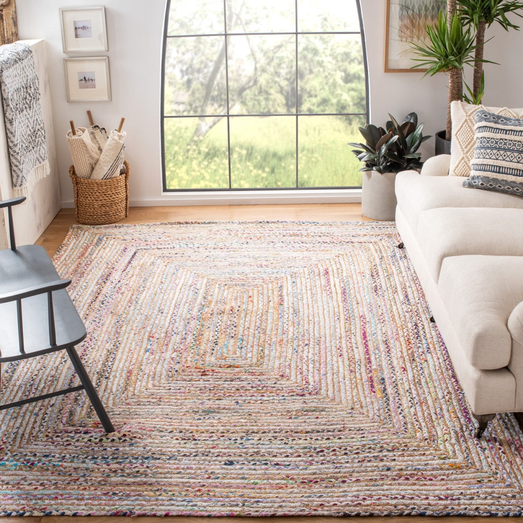 Advantages and Disadvantages of Using Area Rugs in Your Home