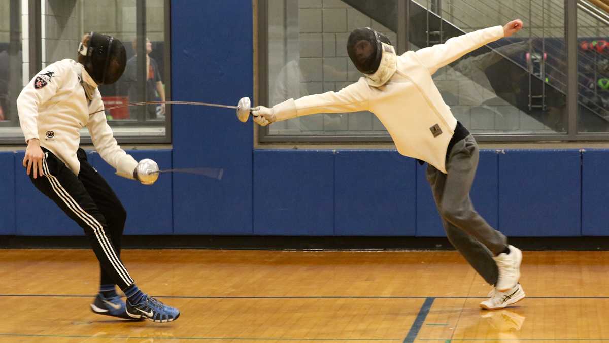 On Point Practices Club fencing prepares for first tournament The
