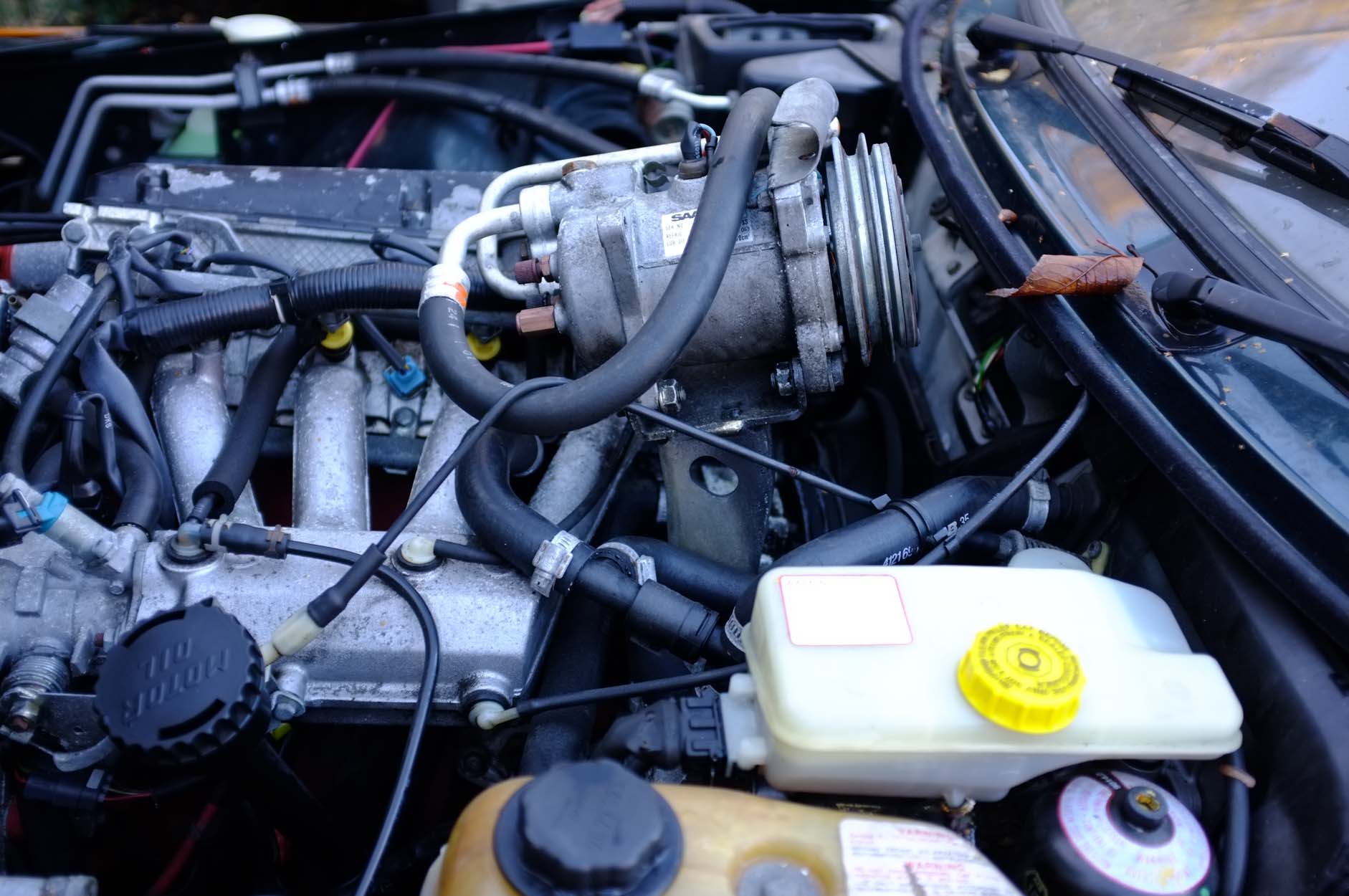 SAAB 900, Still Exhausting.... Jalopy