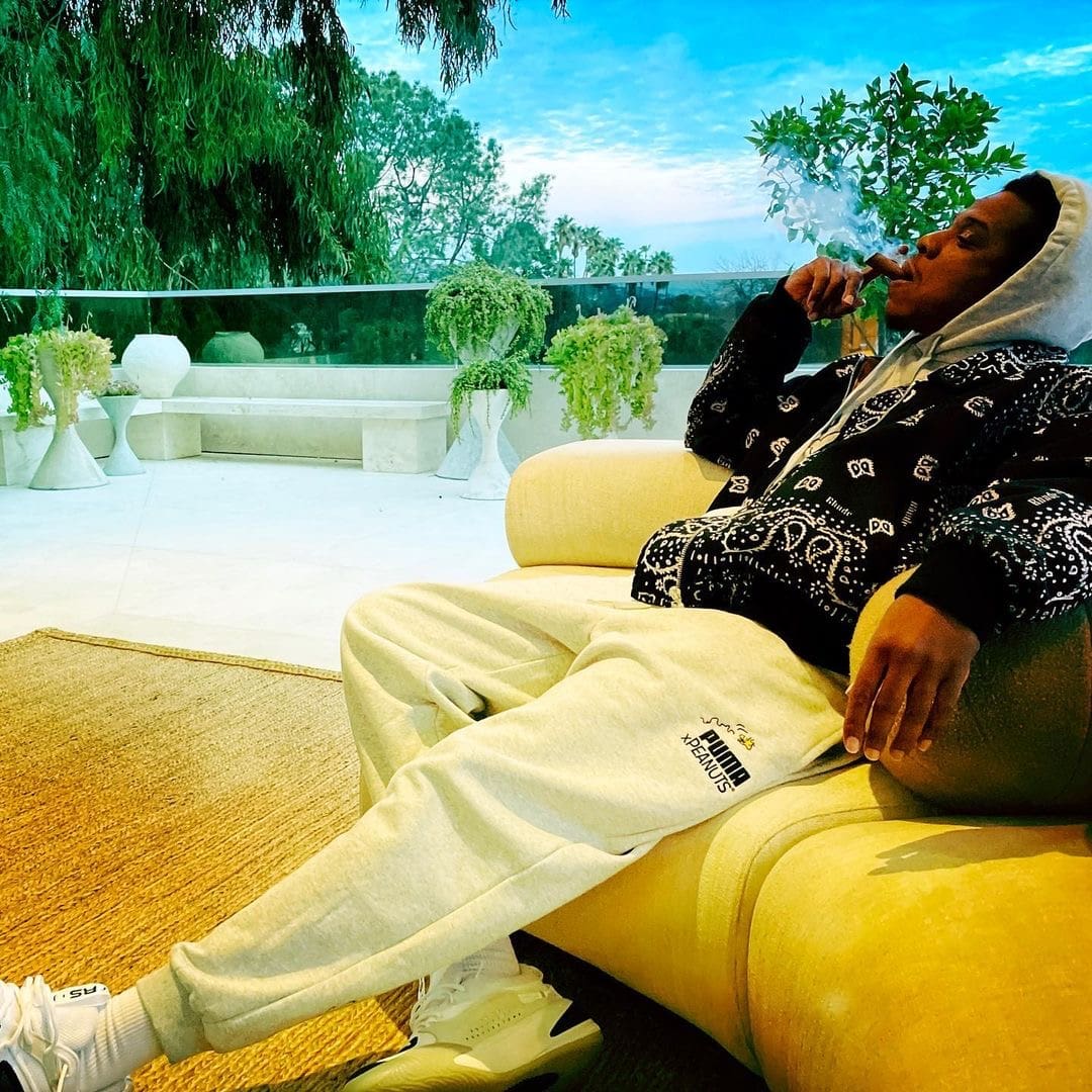 JayZ Spotted Smoking Cigars With Swizz Beatz [Photos] theJasmineBRAND