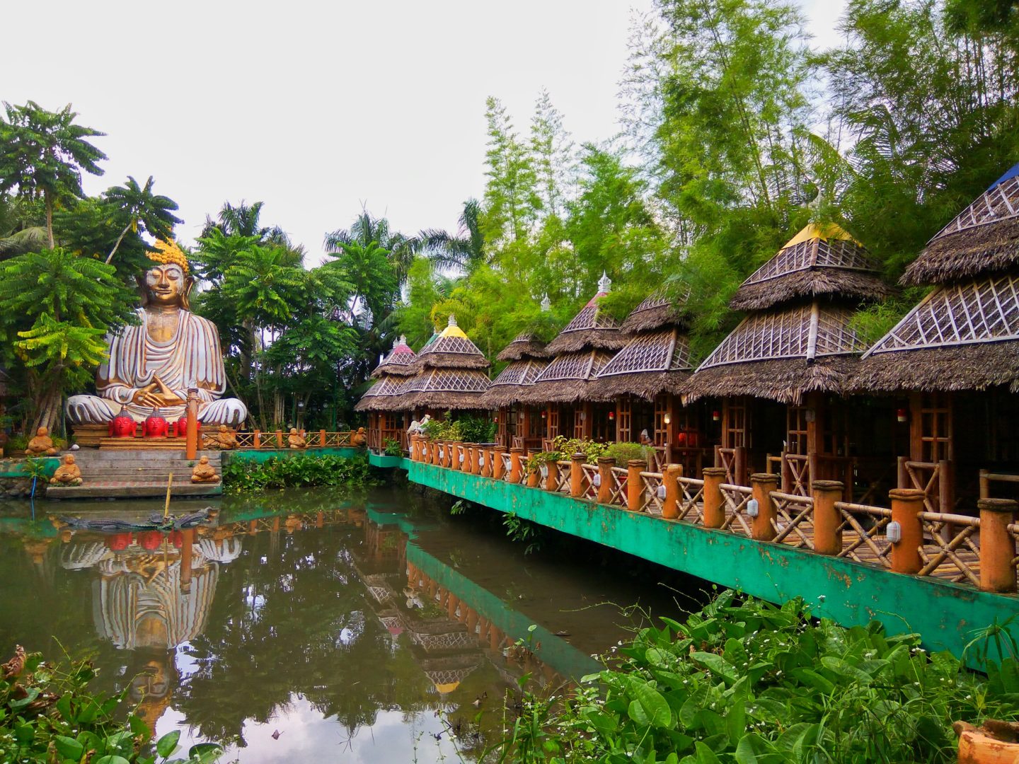 Thailand Feels in Laguna, Isdaan Floating RestoFun Park